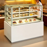 Commerciële gekoelde luchtgekoelde taartvitrine met vooropening, hoekmodel, vriezer voor fruit, delicatessen en desserts