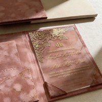 Set Undangan Pernikahan Folio Hardcover Beludru Biru Dongker Mewah yang Dipersonalisasi dengan Embos Foil Emas dan Amplop Akrilik