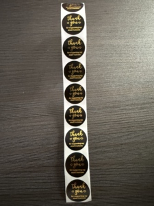 ฉลากบรรจุภัณฑ์อาหารแบบออกแบบส่วนตัว ฉลากกาวในตัว กระดาษ PLA กันน้ำ ฉลากม้วนลอกออกง่าย ปั๊มฟอยล์ทอง พิมพ์ลายตามสั่ง - Product Image 6