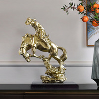 Statue de cowboy équestre américain peinte à la main en résine, sculpture d'entraîneur de chevaux, cadeau d'affaires, fabriqué en Chine, pour la maison