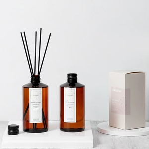 Diffuseur de parfum d'intérieur en verre avec bâtonnets en rotin et <span class=keywords><strong>huile</strong></span> <span class=keywords><strong>essentielle</strong></span> fraîche, 260 ml - Product Image 1