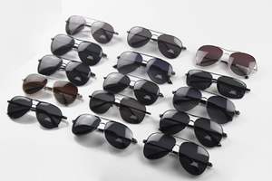 <span class=keywords><strong>Gafas</strong></span> <span class=keywords><strong>de</strong></span> <span class=keywords><strong>Sol</strong></span> Polarizadas para Hombre, Estilo Mixto, Venta al por Mayor, Moda, Estilo <span class=keywords><strong>de</strong></span> Fábrica, <span class=keywords><strong>Gafas</strong></span> <span class=keywords><strong>de</strong></span> <span class=keywords><strong>Sol</strong></span> Económicas - Product Image 2