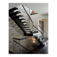 Escalier à une seule volée à marches pleines et monte-escalier ouvert pour usage intérieur en ingénierie