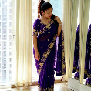 Sari de Seda Morado con Bordado Floral Dorado de NiMa Creations, para Mujer, Tradicional, para Bodas y Fiestas, Largo hasta el Suelo, Estilo Indio - Product Image 1