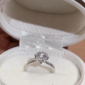 Cổ Điển Sáu Móng Vuốt Thiết lập 18 Karat Rắn Vàng 6.5Mm Cvd Phòng Thí Nghiệm Kim Cương Với Giấy Chứng Nhận IGI Nhẫn Cưới - Product Image 5