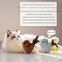 Jouet à mâcher interactif en peluche infusé à la catnip pour chatons - Compagnon et divertissement avec baguette de stimulation auto-amusante