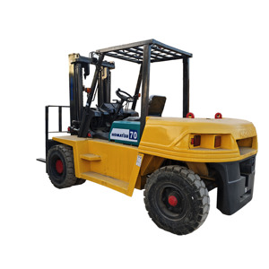 รถยกดีเซล Komatsu FD70 มือสอง 7 ตัน พร้อมไฮดรอลิกไซด์ชิฟเตอร์ ยางตัน เสากระโดงสองตอน ขับเคลื่อนล้อหน้า ขายที่เซี่ยงไฮ้ - Product Image 1