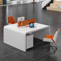 Station de travail de bureau moderne modulaire haut de gamme avec bureau en panneaux de bois