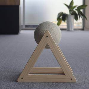 Juguete de rascado de madera respetuoso con el medio ambiente de Vietnam, cuerda de Sisal, patas resistentes al desgaste, bola rodante, rascador para gatos - Product Image 5