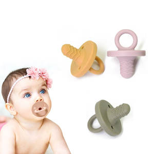 Bebek diş çıkarma emzik bebek emziği kukla meme 2024 özel BPA ücretsiz çevre dostu silikon özelleştirilmiş ambalaj silikon oyuncaklar - Product Image 1