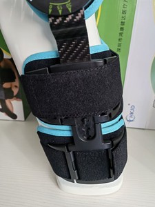 HKJD Tutore <span class=keywords><strong>Ginocchio</strong></span> Post-Operatorio Regolabile in Fibra di Carbonio, Morbido e Traspirante, Ortopedico con Cerniera e Supporto ROM Professionale - Product Image 5