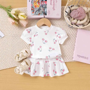 Conjunto de Dos Piezas de Moda Infantil para Niñas, Top con Mangas Abullonadas y Falda con Volantes - Product Image 1
