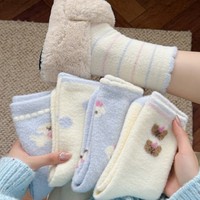 Chaussettes en tricot doux et épais pour femme, longueur mi-mollet, chaudes pour l'hiver, pour la maison et le sommeil, motif chiot mignon, absorbantes, pour la maternité