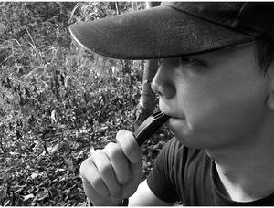 Supervivencia al aire libre Rescate en el agua Emergencia Seguridad Marina Silbato de plástico naranja con collar de cordón - Product Image 3