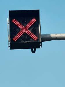 Croix-rouge vert flèche led panneau d'affichage signe haute façon métro station de métro a mené le panneau de guide léger - Product Image 6