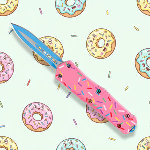 سكين جيب تكتيكي OK-1825 ميكرو تك مخصص للتخييم والبقاء على قيد الحياة في الهواء الطلق، بشفرة فولاذية 2.63 بوصة ومقبض وردي على شكل دونات، بآلية حركة مزدوجة - Product Image 1