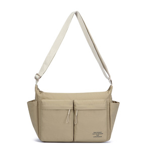 Sac bandoulière japonais tendance en nylon multi-poches avec fermeture éclair |   Sac à bandoulière léger et imperméable de grande capacité - Product Image 4