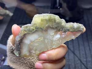 Bonitas piedras preciosas recién llegadas hermosas losas <span class=keywords><strong>de</strong></span> fluorita con fantasma verde rutilado y pirita alrededor <span class=keywords><strong>de</strong></span> 8 piezas por <span class=keywords><strong>kilo</strong></span> 35 $/kg - Product Image 6