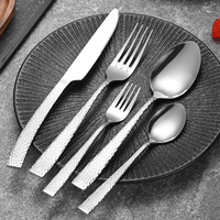 Western Hammer Dot Pattern Design Creative Snake Pattern Handle Set de couverts réutilisables en acier inoxydable-Argenterie Durable