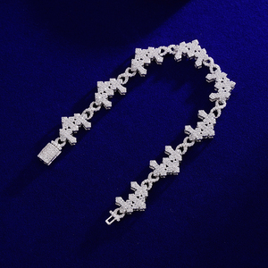 <span class=keywords><strong>Bracciale</strong></span> Hip Hop con Tre Croci Cristiane in Moissanite VVS, Argento 925 Placcato Oro Bianco, Gioiello Raffinato con Croce Infinita - Product Image 2