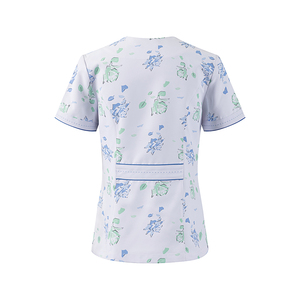 अस्पताल और क्लिनिक में महिलाओं के लिए कॉलर और जेब पॉलिएस्टर सामग्री के साथ फूलों का प्रिंट शॉर्ट स्लीव डॉक्टर यूनिफॉर्म टॉप - Product Image 3