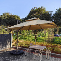 Vente en gros Parasol Roma en porte-à-faux en aluminium imperméable à l'eau Parasol d'extérieur pour jardin, plage, restaurant, parasols et bases de patio