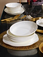 Service de vaisselle en porcelaine fine à motifs scéniques royaux, bordure dorée antique, style luxueux, 8 pièces, compatible lave-vaisselle