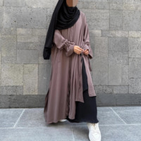 Maßgeschneidertes Premium-Krepp 2-teiliges Tunika-Abaya-Set mit Rock, Hemdkragen und Seitenschlitzen, Bescheidene Muslimische Damenmode, Islamischer Großhandel, Offene Abaya