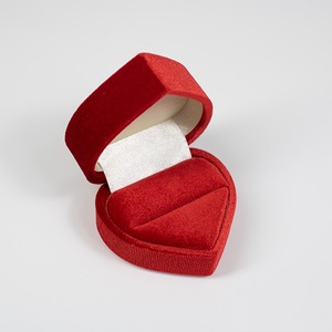 Nouveau Classique En Relief En Forme De Coeur Flip Coeur Anneau Bijoux Bracelet Boîte À Bijoux - Product Image 3