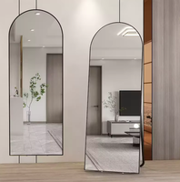 Miroir sur pied arqué avec cadre métallique fin pour chambre, salon, entrée, dressing - Vente en gros