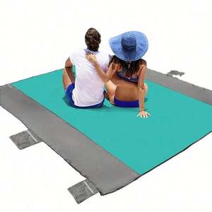 Tapis de plage et de pique-nique portable, surdimensionné, anti-sable, imperméable et anti-UV, avec logo personnalisé, économique - Product Image 1