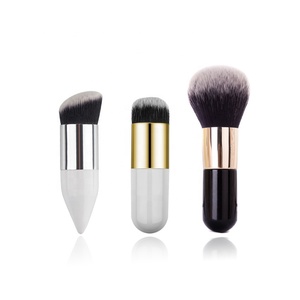 <span class=keywords><strong>Kabuki</strong></span> Fundación Pequeño <span class=keywords><strong>kabuki</strong></span> de mango negro cara Fundación maquillaje encontraronen pie único de plata maquillaje cepillo - Product Image 1