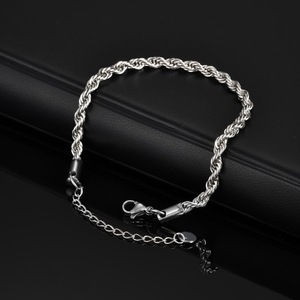 Bracelet chaîne torsadée minimaliste unisexe en acier inoxydable, étanche et anti-décoloration, bijou tendance pour le quotidien et la mode urbaine - Product Image 4