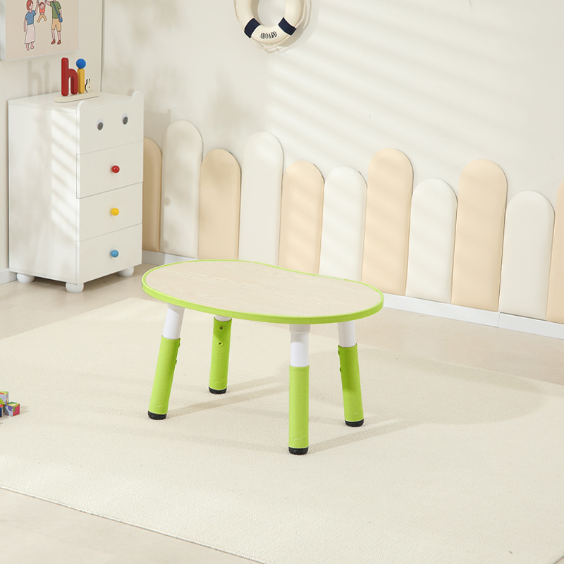 Mesa individual verde fruta con vetas de madera.