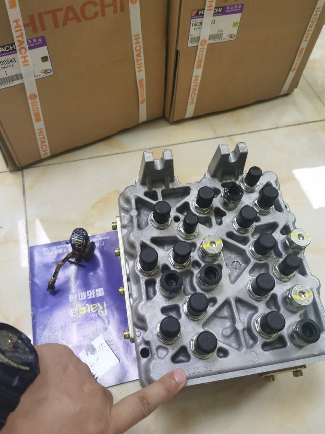 136236 シュトラ Excavator Shuttle Valve for ZX200 ZX120 - High Efficiency