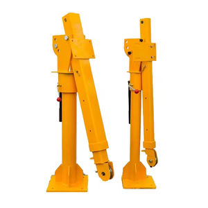 Grue montée sur véhicule de 800 kg - Treuil hydraulique avec protection anti-chute et flèche réglable pour le levage de marchandises sur chantier - Product Image 6