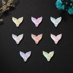 Décorations d'ongles en verre cristal en forme de queue de sirène, autocollants irisés à porter soi-même pour accessoires de manucure - Product Image 1
