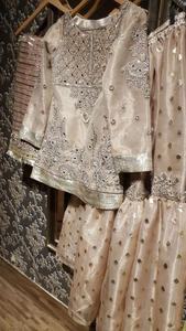 De moda. Diseño de impresionante pesado-Kurta con Garara-vestido con hermosos trabajos para/fiesta/boda = 2021. - Product Image 2