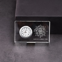 Horloge de table en cristal gravée au laser personnalisée, cadeau de bureau, souvenir de mariage avec logo