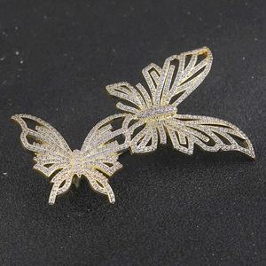 Broche de Mariposa Doble de Lujo con Circonitas Cúbicas Blancas y Doradas, Hebilla para Bufanda de Mujer, para Bodas y Fiestas - Product Image 1