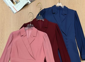 เสื้อผ้าผู้หญิงไซส์ใหญ่พิเศษ2025 3XL เดรสยาวครึ่งน่องสีฟ้าสีชมพูแดงคอปกหยักแฟชั่นฤดูใบไม้ร่วงฤดูหนาว - Product Image 3