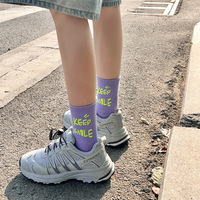Chaussettes de sport mi-mollet vert fluorescent tendance pour femmes, idéales pour le quotidien – Vente en gros