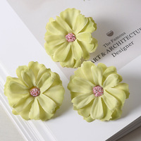 Mini têtes de fleurs artificielles en soie (chrysanthème, marguerite, tournesol, cosmos) pour loisirs créatifs et accessoires pour cheveux