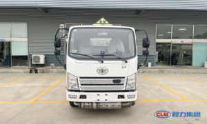   Camión de Suministro de Combustible a Pequeña Escala Jiefang con Placa Azul - Product Image 1