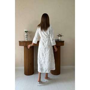 Vestido de Noche Blanco de Organza Bordado con Lazo en la Cintura y Corte en A, Hecho a Mano - Product Image 1