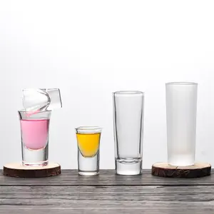 Ensemble de mini verres à liqueur pour alcool Vente en gros 1.5oz Logo personnalisé Verres à tequila en cristal à base épaisse pour bar et fêtes