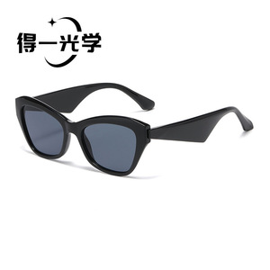 Women <b>Sunglasses</b> PC Frame UV400 Protection Type 3 Light Weight Fashion Style - Product Image 2