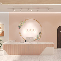 Décoration de salon de beauté de luxe, étagère personnalisée pour magasin de produits de beauté, présentoir de cosmétiques, miroir, bar à parfums, chaise de salon de beauté