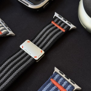 Bracelet de montre à boucle magnétique en TPU et alliage d'aluminium pour Apple Watch S11, style mécanique - Product Image 5