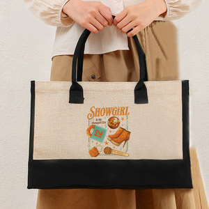Bolsa de Playa de Lona Personalizada Grande con Diseño 'Music Fan In My Showgirl Era', Regalo Monogramado - Product Image 1